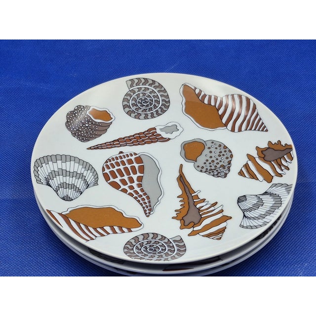 Mid-Century Modern Vintage 1979 Fitz & Floyd 7 1/8" Variations Shell Salad Plates- Lot of 3 For Sale - Image 3 of 4