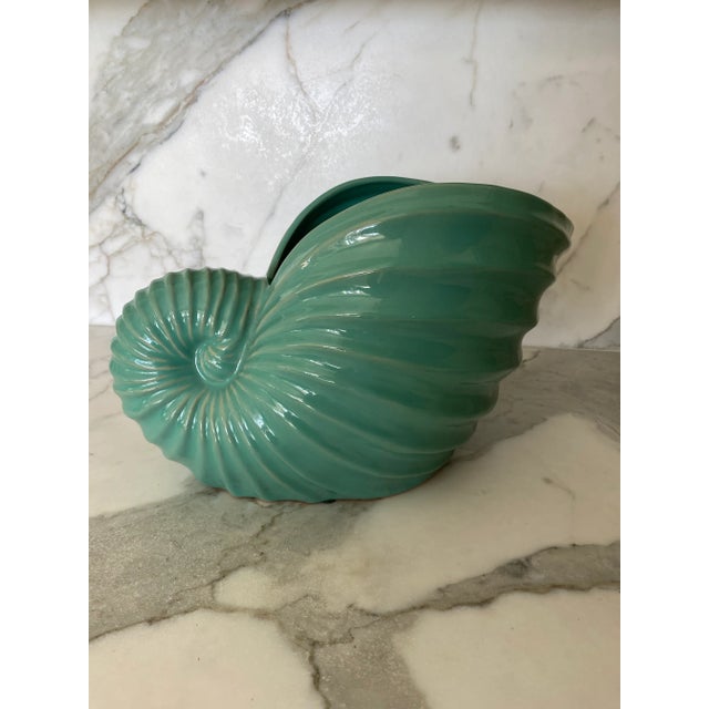 Mid-Century Modern Extra Large Art Deco Modernist Vintage Ceramic Nautilus Shell Cachepot Planter / Champagne & Wine Cooler For Sale - Image 3 of 12