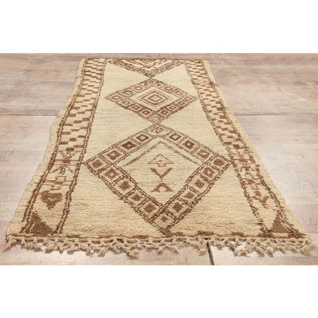 Vintage Azilal Moroccan Rug, 03'00 X 07'09 For Sale - Image 9 of 10