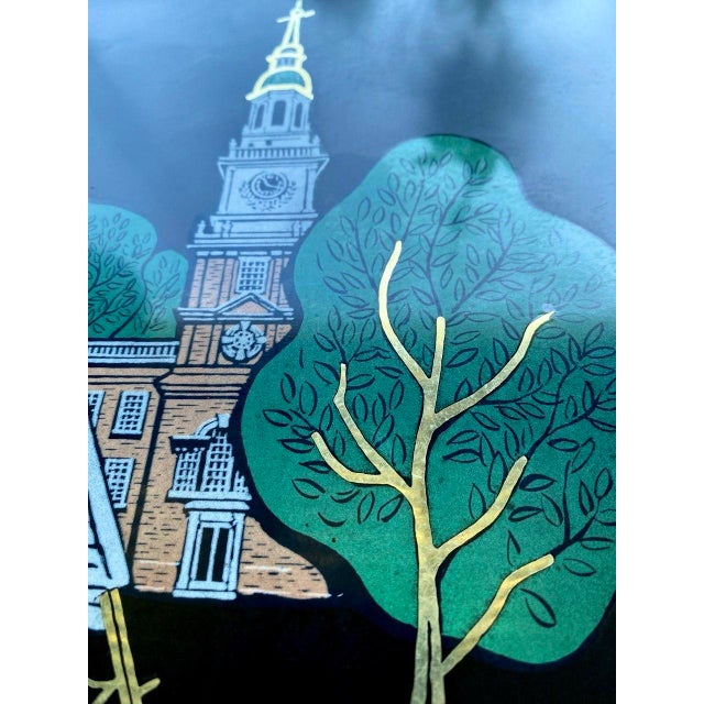 Vintage Couroc Independence Hall Serving Tray – Colonial Philadelphia Horse & Carriage Scene – Monterey California For Sale In San Francisco - Image 6 of 13