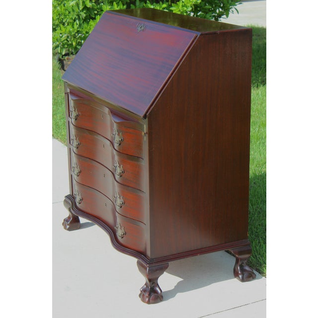 Antique Maddox Colonial Mahogany Oxbow Slant-Front Secretary Desk – Chippendale Style For Sale In Naples, FL - Image 6 of 18