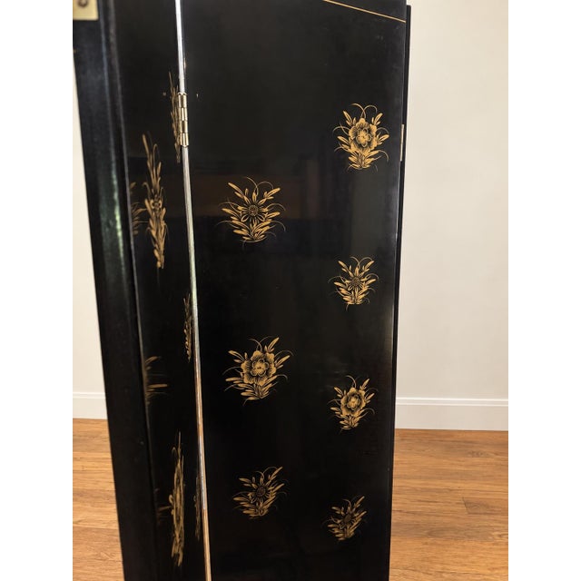 Late 20th Century Vintage 20th-Century Chinese Black Lacquer 4-Panel Folding Screen – Carved Soapstone & Mother-of-Pearl Inlay by Tianshui Feitian For Sale - Image 5 of 8