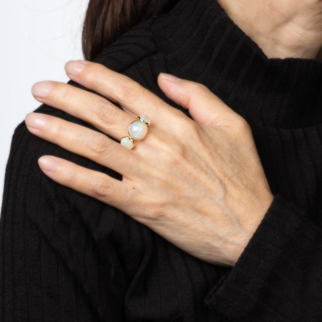 3 Stone Opal Ring Estate 18k Yellow Gold Sz 7 Fine Cocktail Estate Jewelry For Sale In Los Angeles - Image 6 of 7