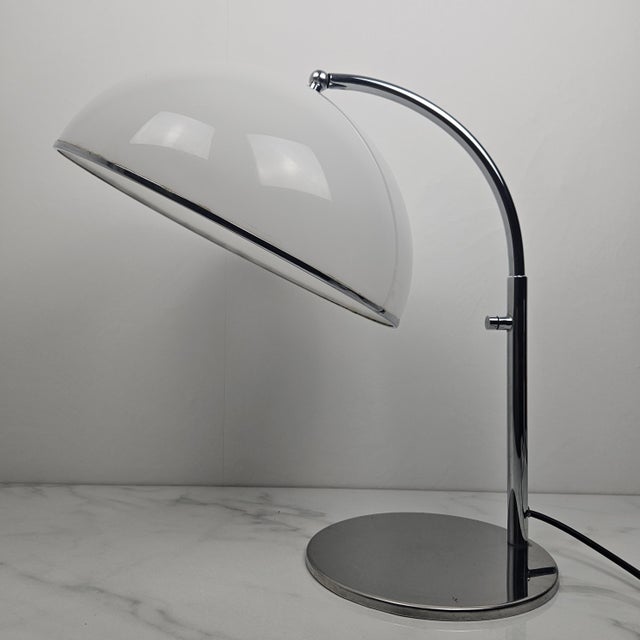 Table Lamp in Chrome and White Acrylic Diffuser, Italy, 1970s For Sale - Image 6 of 14