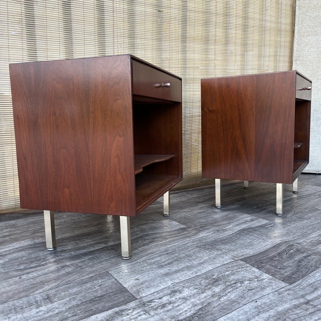 A Pair of Refinished Mid Century Modern Nightstands by John Stuart. Circa 1960s For Sale - Image 13 of 17