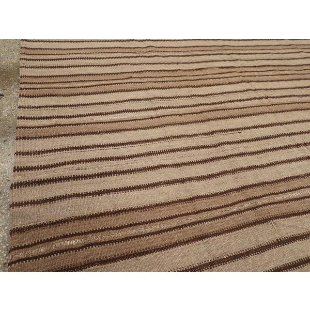 Tribal Galerie Shabab Collection Mid-20th Century Handmade Turkish Flatweave Kilim Square Room Size Carpet For Sale - Image 3 of 8