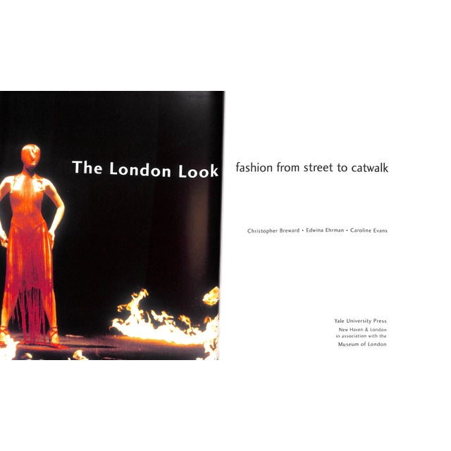 BREWARD, Christopher, EHRMAN, Edwina, EVANS Caroline [174] pp. Yale University Press 2004 11 1/2" x 10 1/8" The chapter...