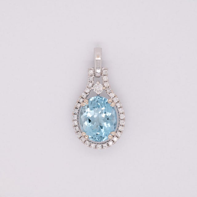 2020s 3.5Ct Aquamarine Pendant With Earth Mined Diamond: Solid 14k Gold, Oval 11x9mm For Sale - Image 5 of 8