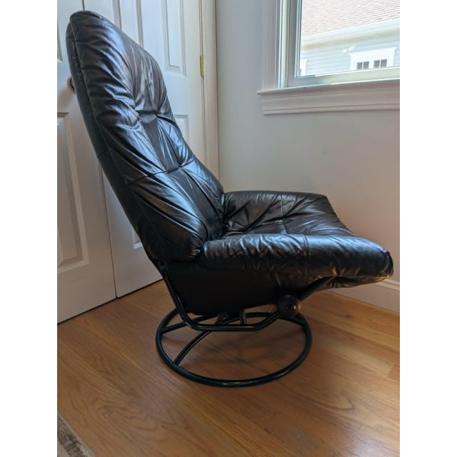 Vintage 1980s Ekornes Stressless recliner and ottoman with a tension reclining mechanism, in excellent condition, in...