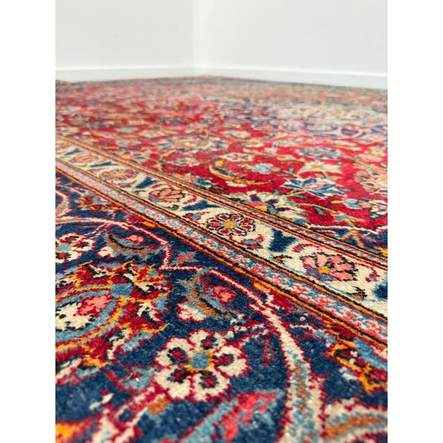 Hand-Knotted Persian Kashan Rug For Sale - Image 5 of 9