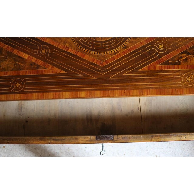 Chest of Drawers in Walnut with Rolo Neoclassical Inlays For Sale - Image 6 of 15