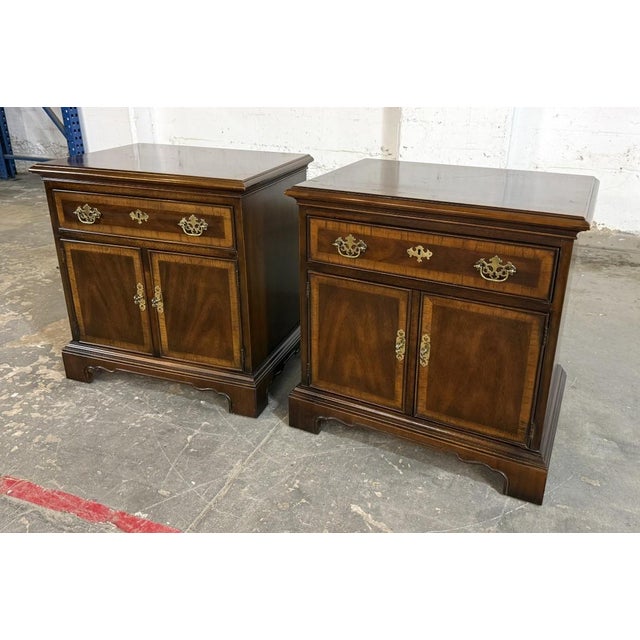 English Pair of Drexel 18th Century Collection Nightstands For Sale - Image 3 of 16