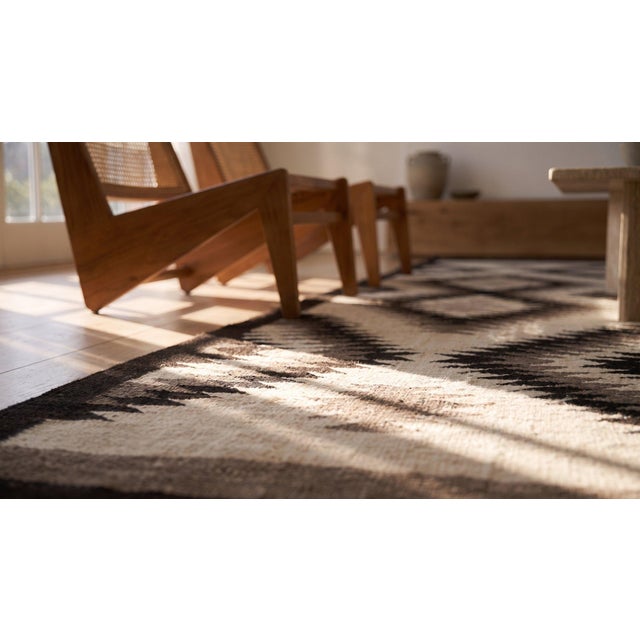 1930s White Diamond Antique American Navajo Carpet 3'3'' X 6'4'' Flatweave Wool Rug For Sale - Image 10 of 12