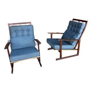 Pair of Mid-Century Danish Modern Lounge Chairs by Selig For Sale