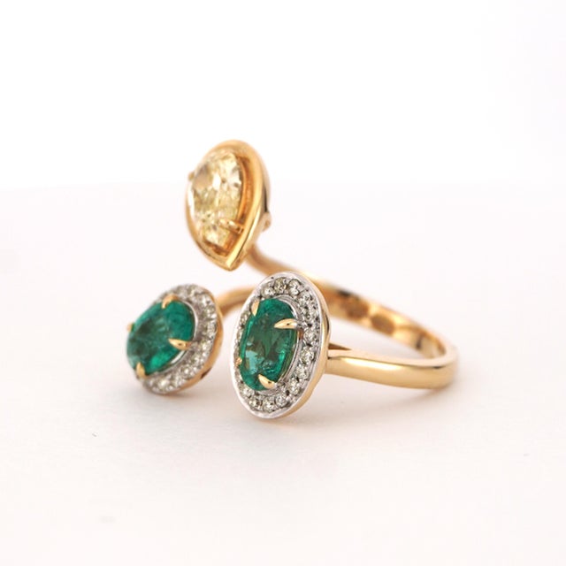 Metal 14k Yellow Gold Ring With 1.57ct Oval Emerald and 0.91ct Yellow Natural Diamond, Size 7 For Sale - Image 7 of 10