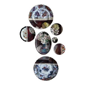 Wall Art Installation: Decorative Plates Layered With a Painting - "Bouquet of Narcissus"