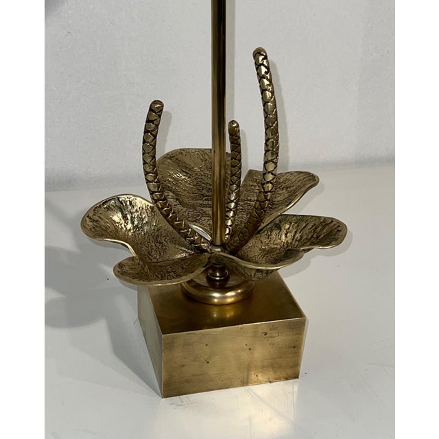 1970s Bronze and brass Nenuphar table lamp Attributed to Maison Charles. Circa 1970 For Sale - Image 5 of 8