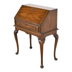 Henkel Harris Queen Anne Lady Astor Solid Mahogany Slant Front Writing Desk