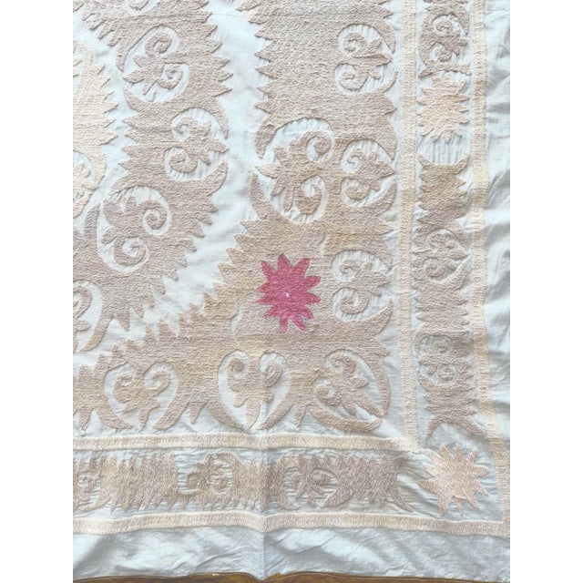Mid-Century Modern Suzani Wall Hanging Decor - 1960s Embroidery For Sale - Image 3 of 9
