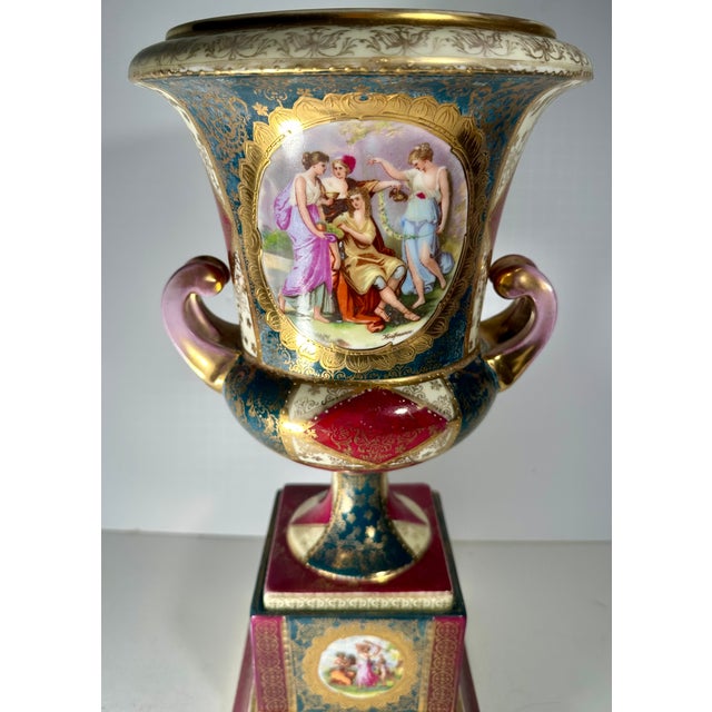 19th Century Large Royal Vienna Porcelain Urn. For Sale - Image 11 of 14