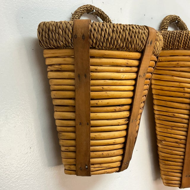1980s Split Reed and Jute Wicker Decorative Wall Baskets - A Pair. For Sale - Image 6 of 9