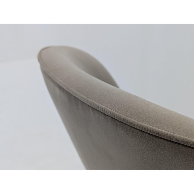 Enjoy the easy, effortless allure of the jersey bar stool in velvet fabric. Carefully crafted and exquisitely upholstered...