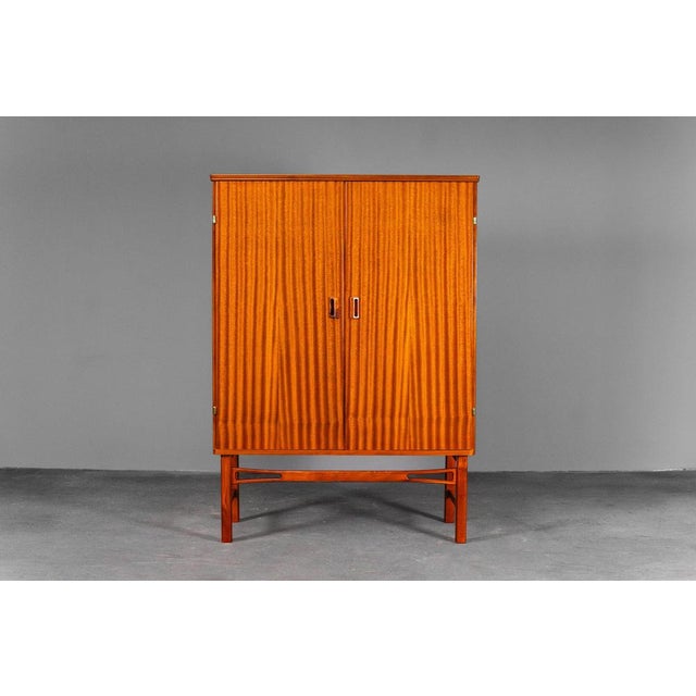 Vintage Highboard in Mahogany For Sale - Image 3 of 18