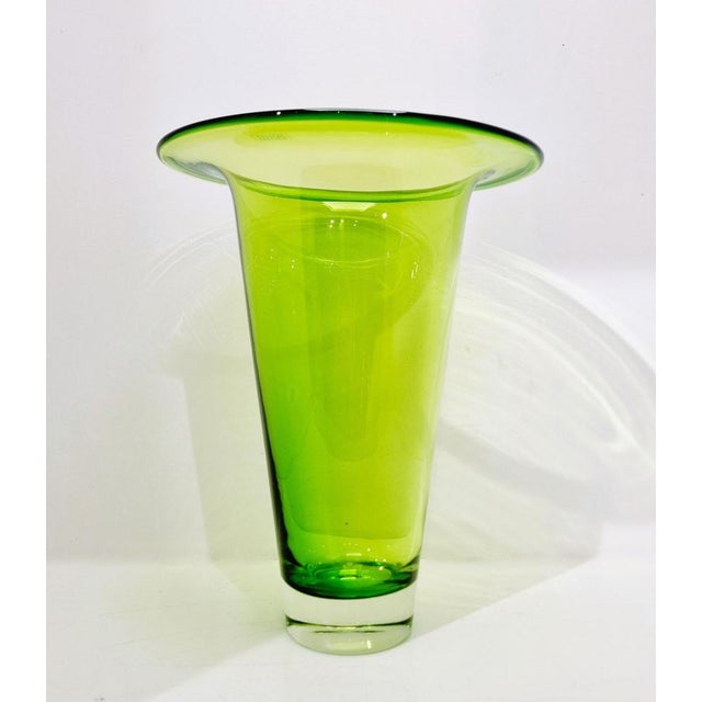 Marked Schott Zwiesel trendy, modern neon green glass vase In very beautiful, scratch-free condition. Size: 48 cm