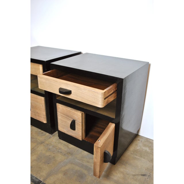 Art Deco Rosewood and Black Lacquered Wood Bedside Tables, 1940s, Set of 2 For Sale - Image 15 of 17