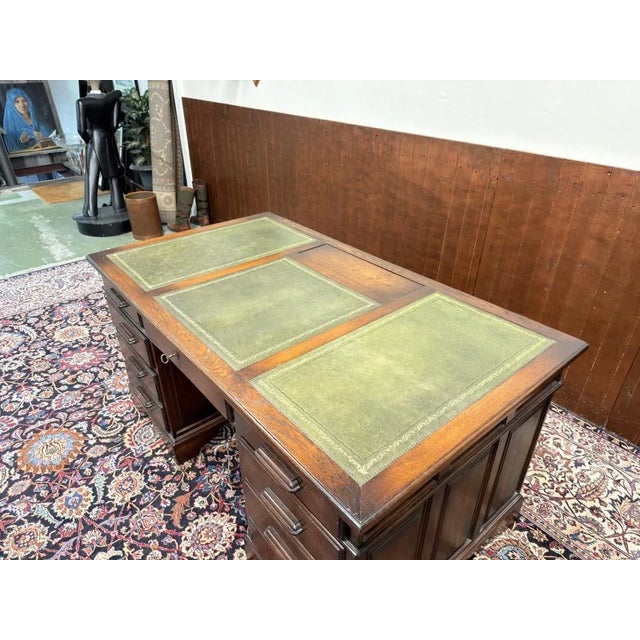 English Chesterfield Desk in Oak For Sale - Image 15 of 18