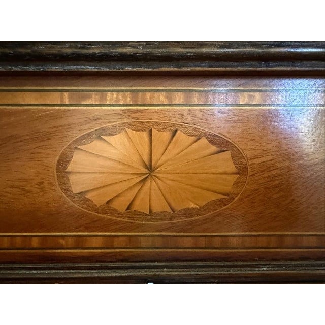 1950s Hekman Copley Place Hepplewhite Style Mahogany Curio Cabinet For Sale - Image 5 of 7