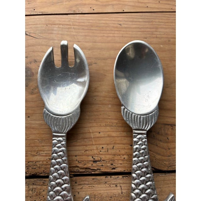 Vintage Fish-Shaped Salad Servers | Nautical Metal Serving Set For Sale - Image 9 of 10