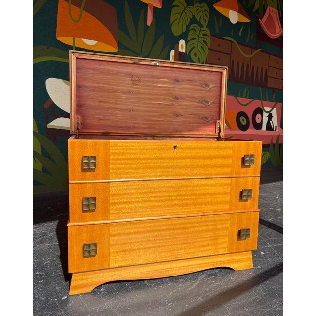 Mid-Century Modern Mid Century Roos Sweetheart Cedar Chest For Sale - Image 3 of 14