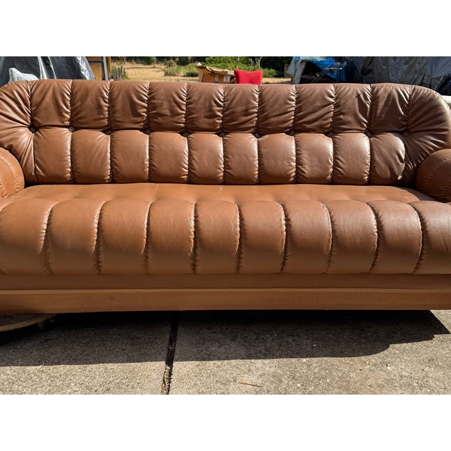 Mid-Century Modern Hungarian Tufted Leather Sofa, 1970s For Sale - Image 4 of 6