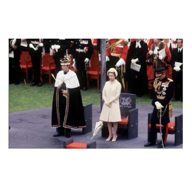 A brand new in the box 1969 Prince Charles Investiture armchair complete with the Investiture archive of document What can...