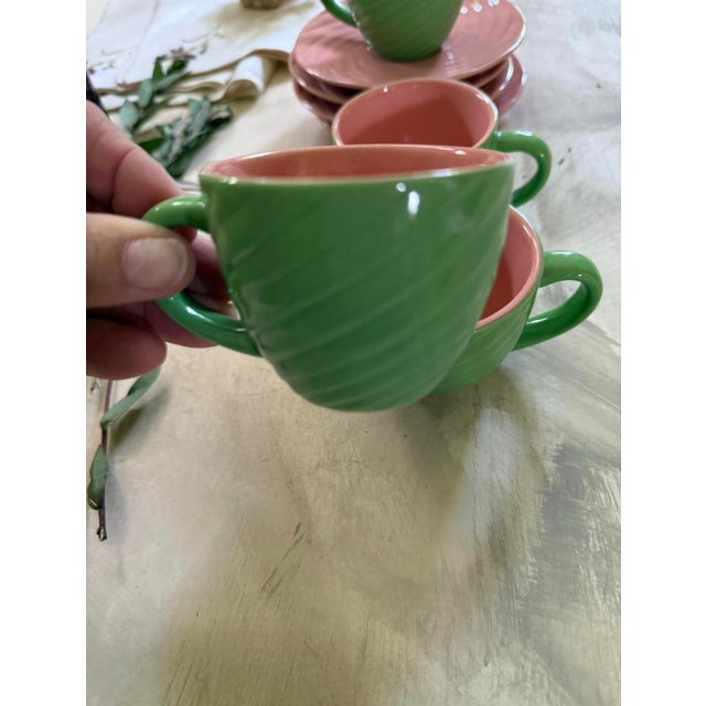 1950s Set of Four (4) MCM Teacups With Saucers in Pink and Green For Sale - Image 4 of 10