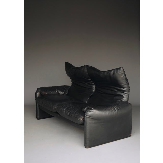 Animal Skin Two Seater Maralunga Sofa in Black Leather from Cassina, 1970s For Sale - Image 7 of 18