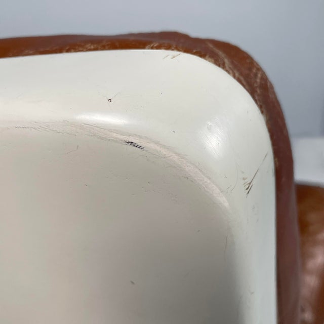 Space Age Italian Brown Leather and White Plastic Armchair by Play, 1970s For Sale - Image 14 of 18