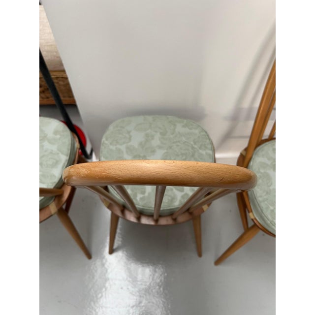 Ercol Blonde High Hoop Dining Chairs from Ercol, 1970s, Set of 4 For Sale - Image 4 of 12