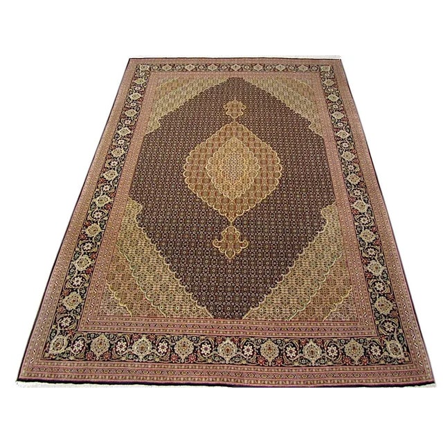 This Tabriz 50 RAG rug is made of cotton and silk on cotton and is in a new and unused state. Very fine and dense link...