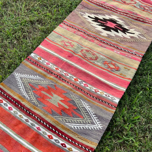 1980s 1940s Pink Skinny Distressed Kilim Rug 1’10x10 For Sale - Image 5 of 7