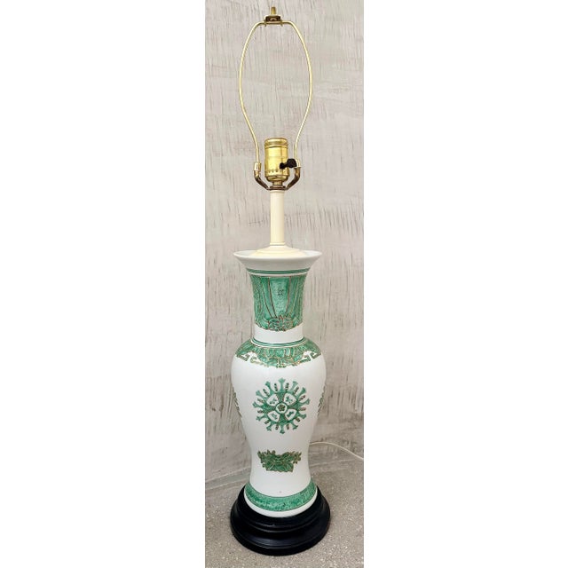 Vintage Chinoiserie Famille Verte Green and White Hand Painted Porcelain Baluster Vase Table Lamp on a Black Wood Base For Sale - Image 11 of 12