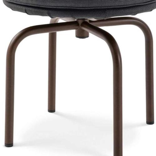 Cassina LC8 Outdoor Stool in Steel & Leather by Charlotte Perriand for Cassina For Sale - Image 4 of 8
