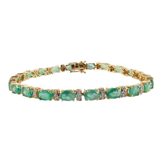 9.46 Carats Natural Green Emerald and Diamond Tennis Bracelet For Sale