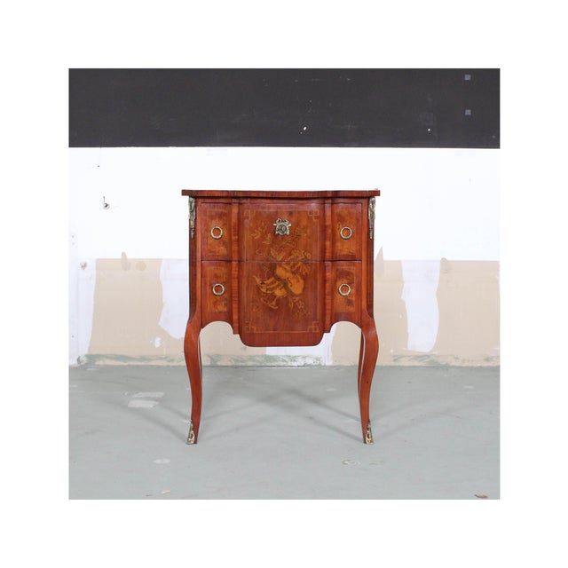 French Chest of Drawers in Wood For Sale - Image 8 of 15