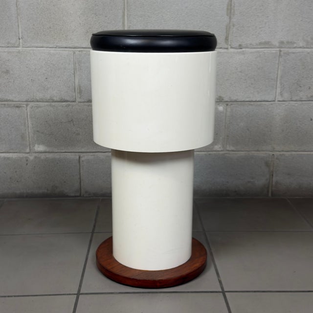 1960s Modern Stools in White Lacquered Wood, 1960s, Set of 2 For Sale - Image 5 of 13