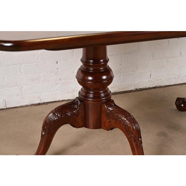 Henredon Georgian Flame Mahogany Double Pedestal Extension Dining Table, Newly Refinished For Sale - Image 10 of 14