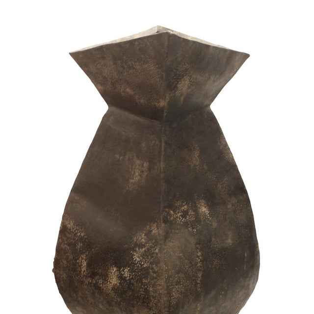 Large Moroccan Vase in Hammered Metal For Sale - Image 3 of 8