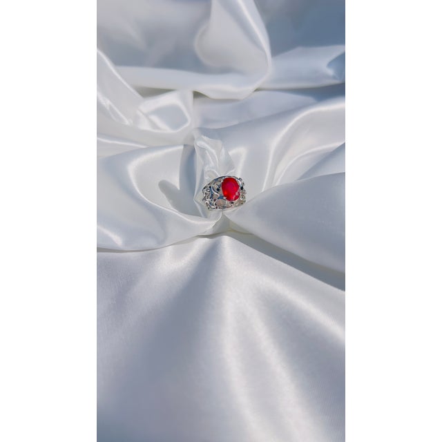 Art Nouveau Pigeon’s Blood Natural Ruby Cocktail Ring, Size 7 For Sale In Portland, OR - Image 6 of 9