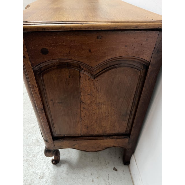 Louis XV Commode with Three Drawers in Walnut, 1700s For Sale - Image 10 of 14